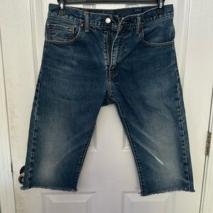 Men Levi Cut-Off Shorts - Size 32